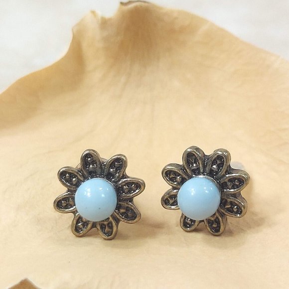Silver Flower Stud Earrings Blue Stone Vintage Jewelry Jewel Trinket Gift f/Her - Picture 6 of 11